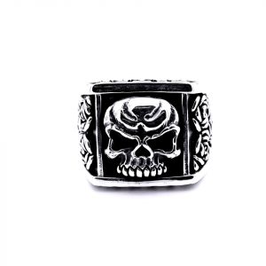 Ring Fatal Totenkopf
